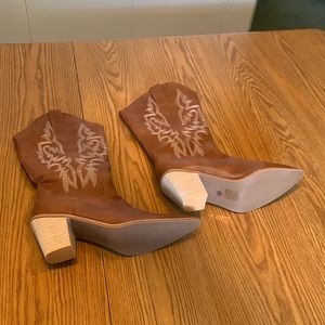 SHEIN boots.  BROWN.  Size 41.   NEW!